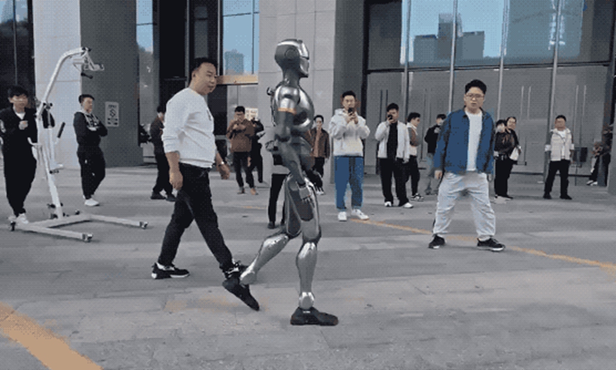 现了梅开二