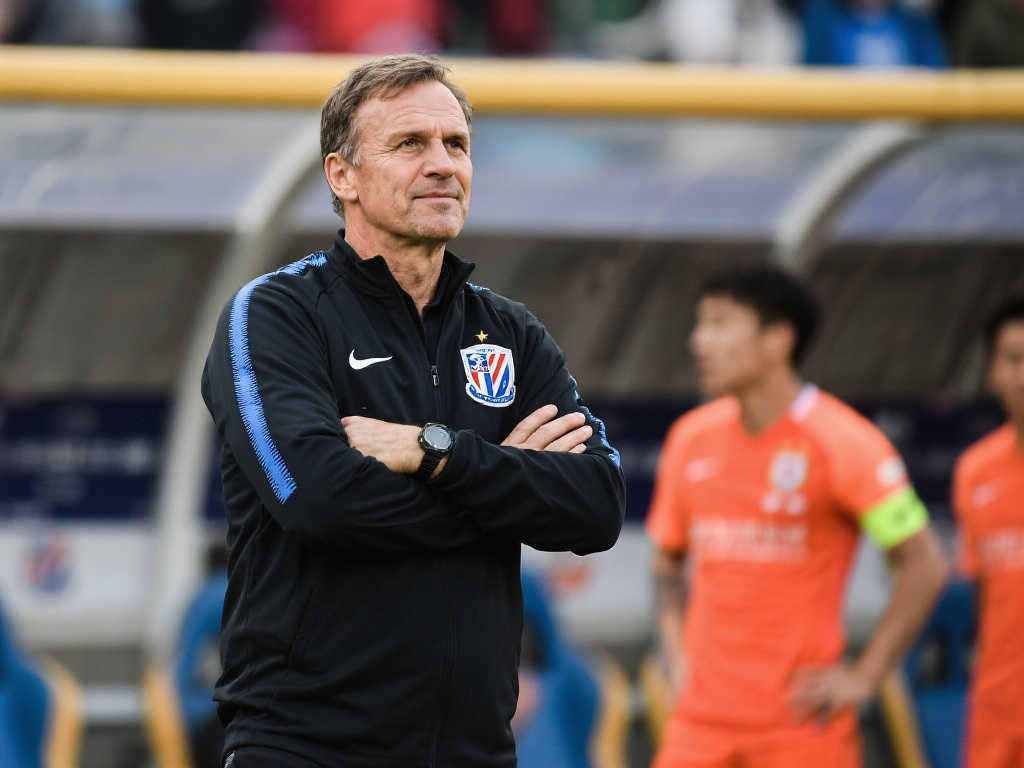 物在更衣室 物在更衣室